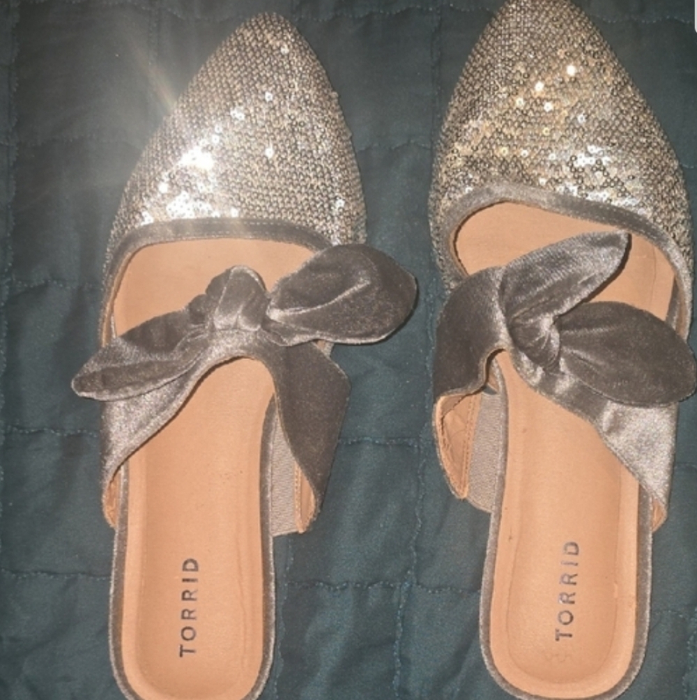 torrid Sparkling Silver Pointed Toe Bow Mules